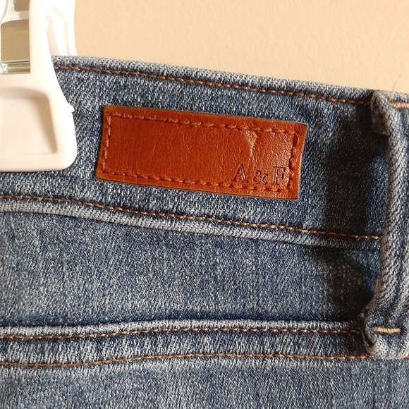 A&F High Rise Skinny Floral Embroidered - Picture 3 of 8